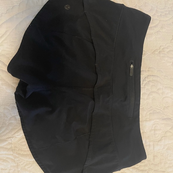 Lululemon speed up shorts 2.5” - Picture 2 of 4